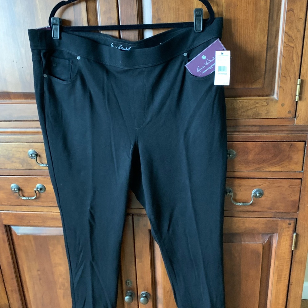 Gloria Vanderbilt Plus Slacks Avery